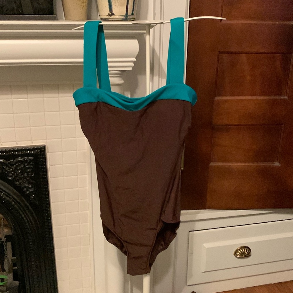 Jantzen‎ one piece swimsuit with bra support. NWT. Retail 58
